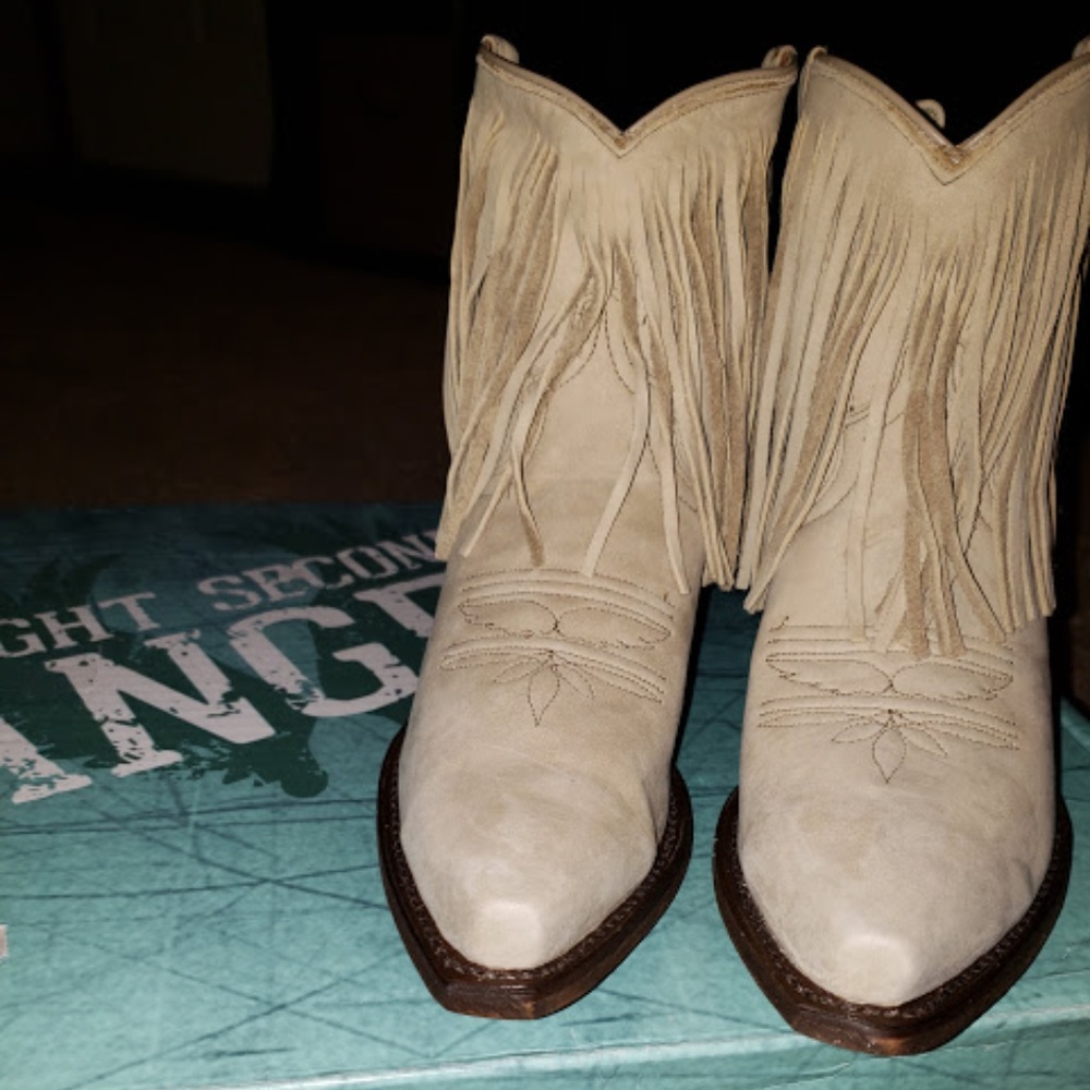 8 Second Angel fringe boots